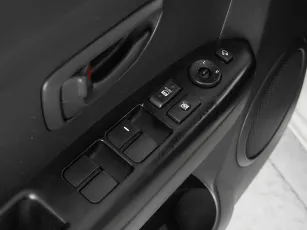Kia  12