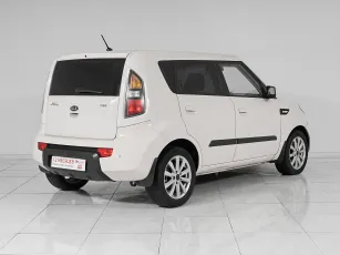 Kia  6