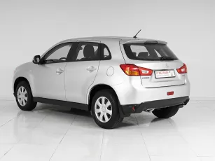Mitsubishi  4
