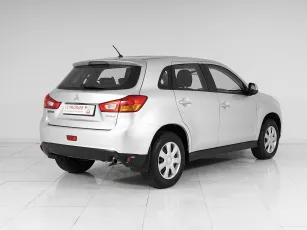Mitsubishi  6