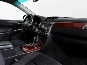 Toyota  8