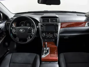 Toyota  9