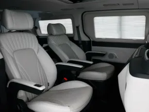 Hyundai  12