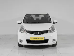 Nissan  2
