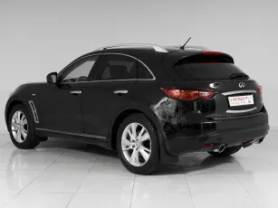 Infiniti  4