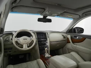 Infiniti  6