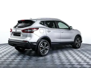 Nissan  5