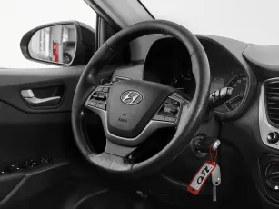 Hyundai  10