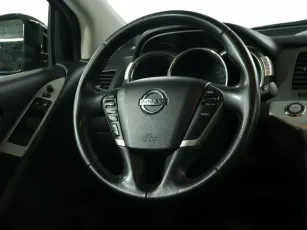 Nissan  10