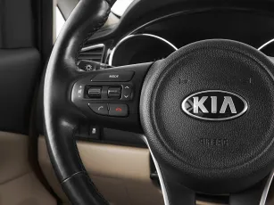 Kia  11