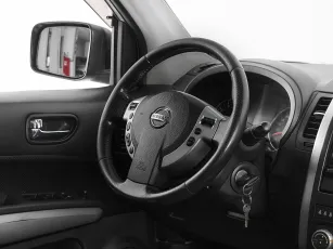 Nissan  10