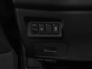 Nissan  12