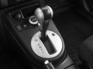 Nissan  16
