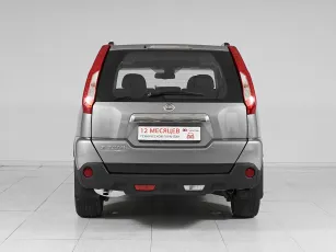 Nissan  5