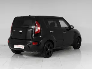 Kia  6