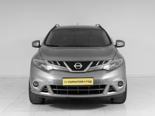 Nissan  2