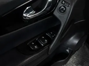 Nissan  11
