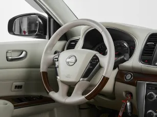 Nissan  10