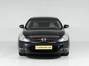 Nissan  2