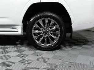 Toyota  9
