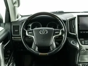 Toyota  8