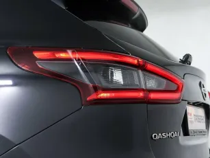 Nissan  8