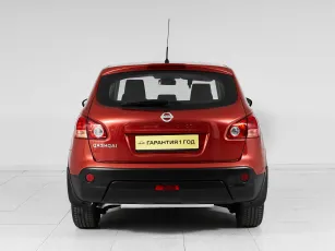 Nissan  5