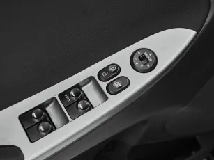 Hyundai  11