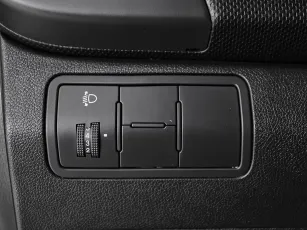Hyundai  12