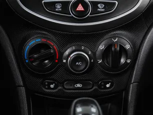 Hyundai  15