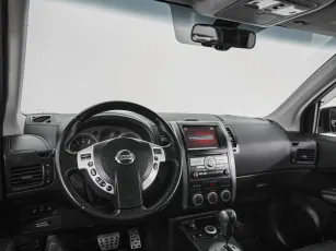 Nissan  9