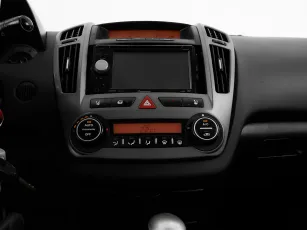 Kia  11