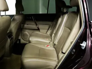 Toyota  12