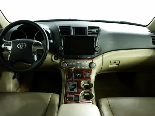 Toyota  9