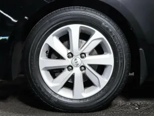 Kia  8