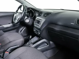 Kia  9