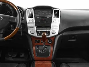 Lexus  15