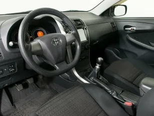 Toyota  12