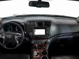 Toyota  8
