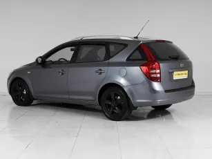 Kia  4
