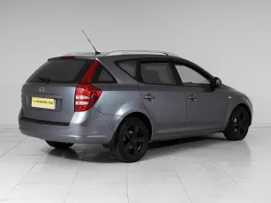 Kia  6