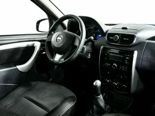 Nissan  5