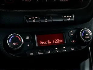 Kia  11