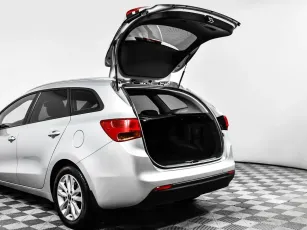 Kia  12