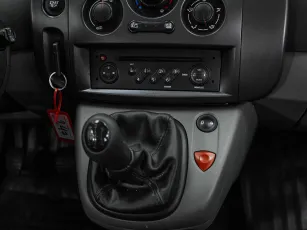 Renault  13