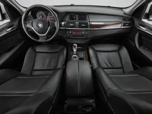BMW  8