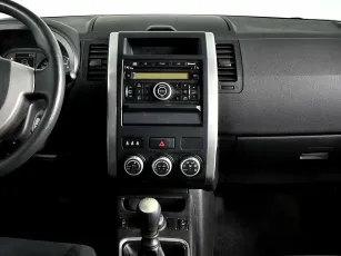 Nissan  10