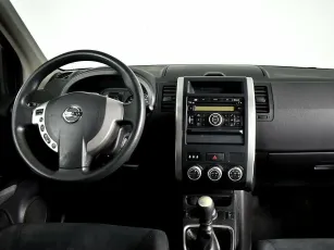Nissan  8