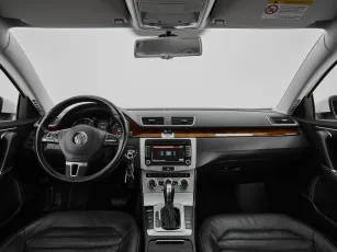 Volkswagen  8
