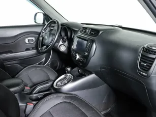 Kia  10